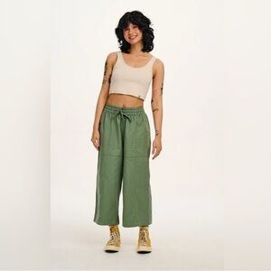 Lucy & Yak 2X Chucks in Green Bay EUC Wide Leg Cropped 100% Organic Cotton